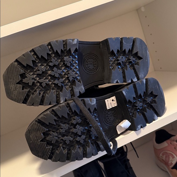 Canada Goose Journey Boots - Picture 6 of 6